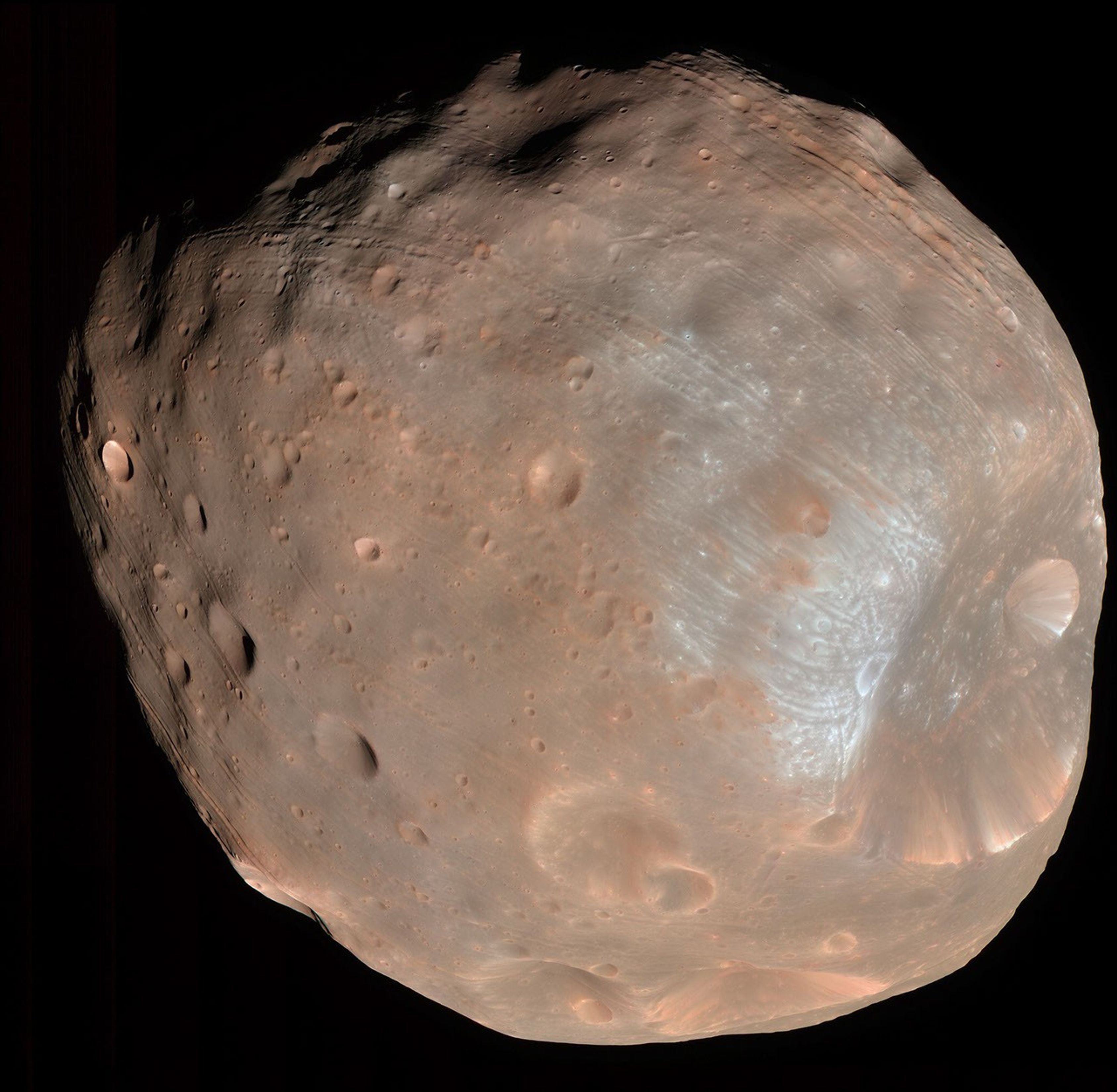Fobos fotografiado por la cámara HiRISE de Mars Reconnaissance Orbiter el 23 de marzo de 2008. Imagen de archivo del satélite que explorará MMX.