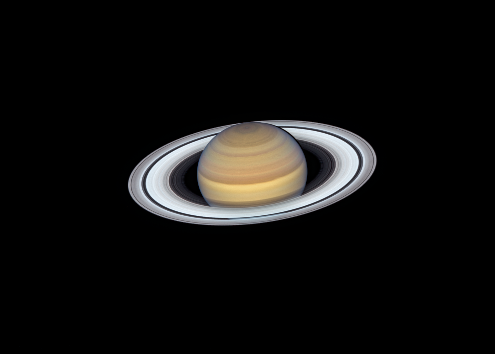 Saturno y sus anillos fotografiados por Hubble el 20 de junio de 2019. Imagen de archivo; no muestra la oposición de 2026.