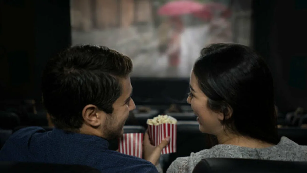 Imagen ilustrativa de espectadores con pochoclos, publicada por Diario de Cuyo para su cartelera de cine.