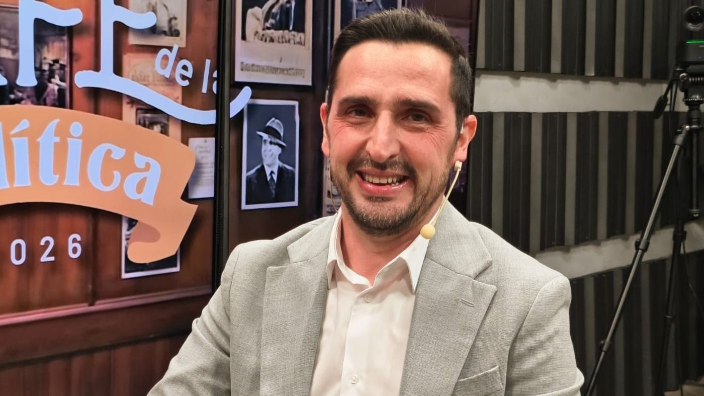 Alfredo Nardi en el estudio de Huarpe TV.