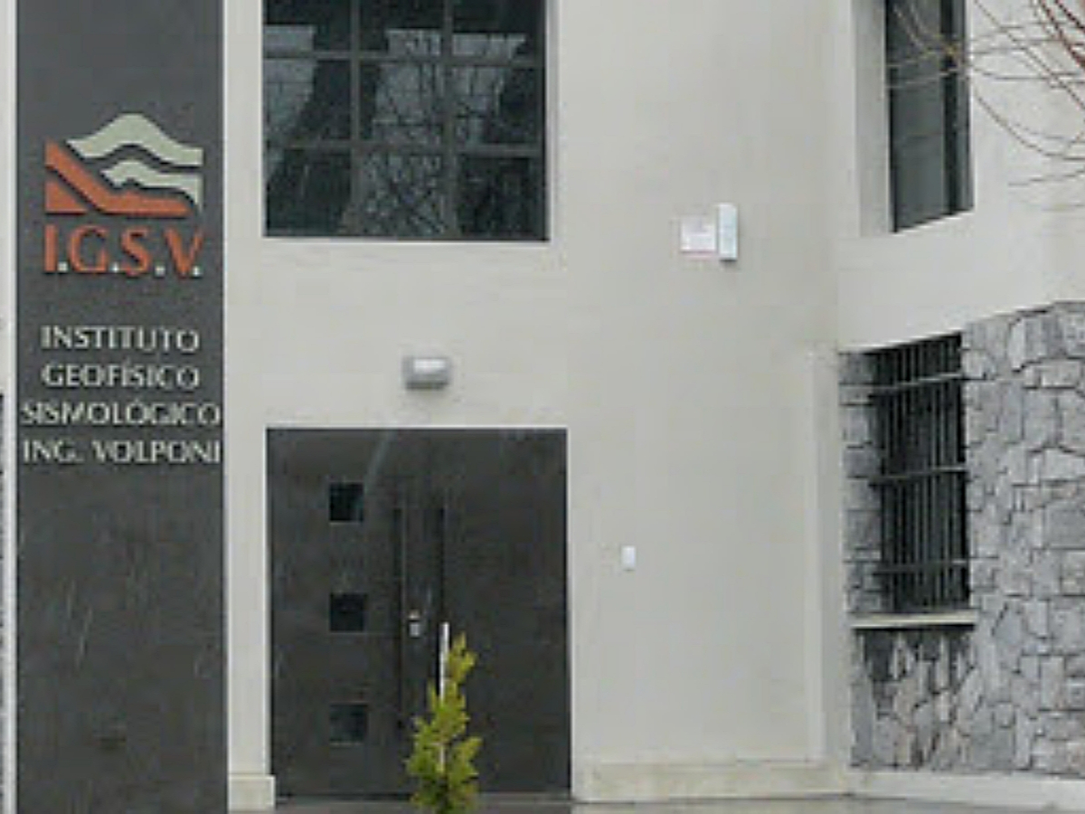 Entrada del Instituto Geofísico Sismológico Fernando Volponi de la UNSJ en Marquesado. Fotografía institucional de archivo difundida en octubre de 2020.