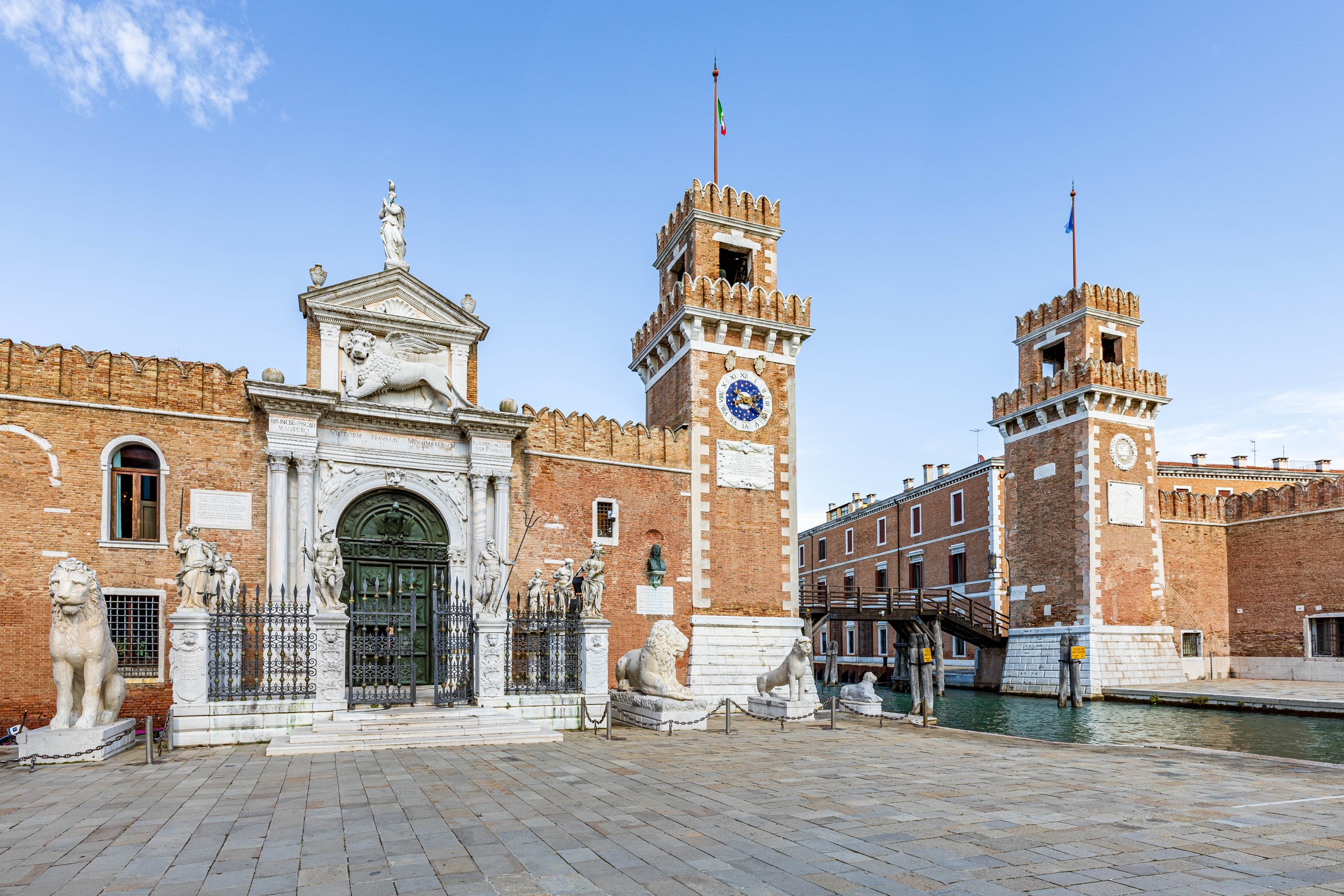 Vista de archivo del acceso al Arsenale de Venecia, fotografiado el 5 de octubre de 2021. No muestra el proyecto argentino de 2027 ni su pabellón interior.