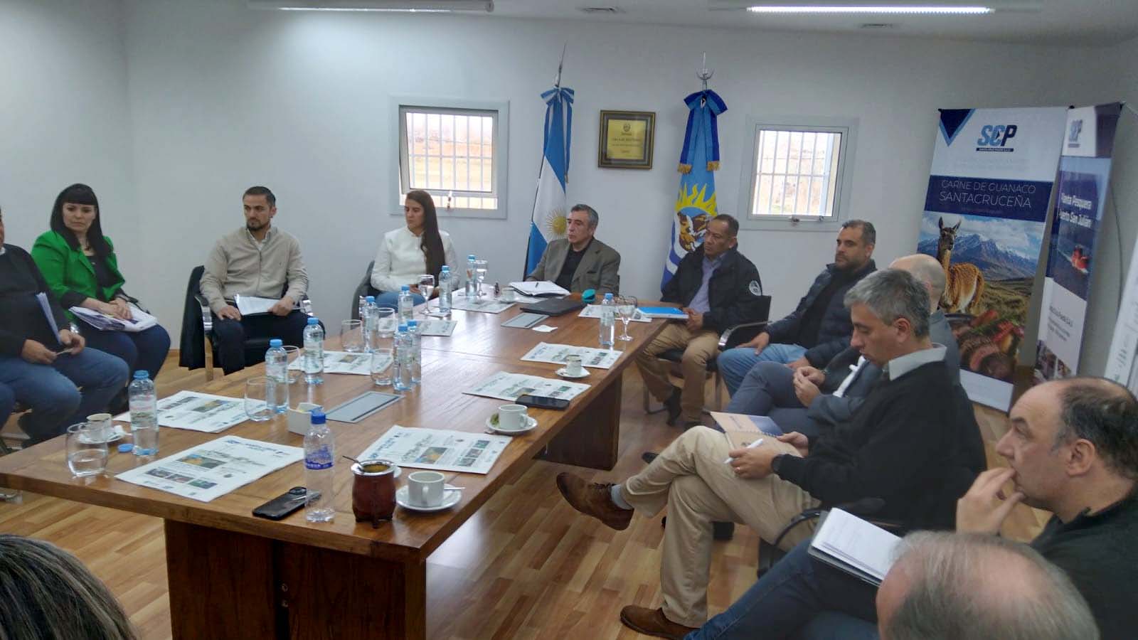 Autoridades provinciales y representantes de Newmont en la reunión sobre Cerro Negro del 22 de septiembre.