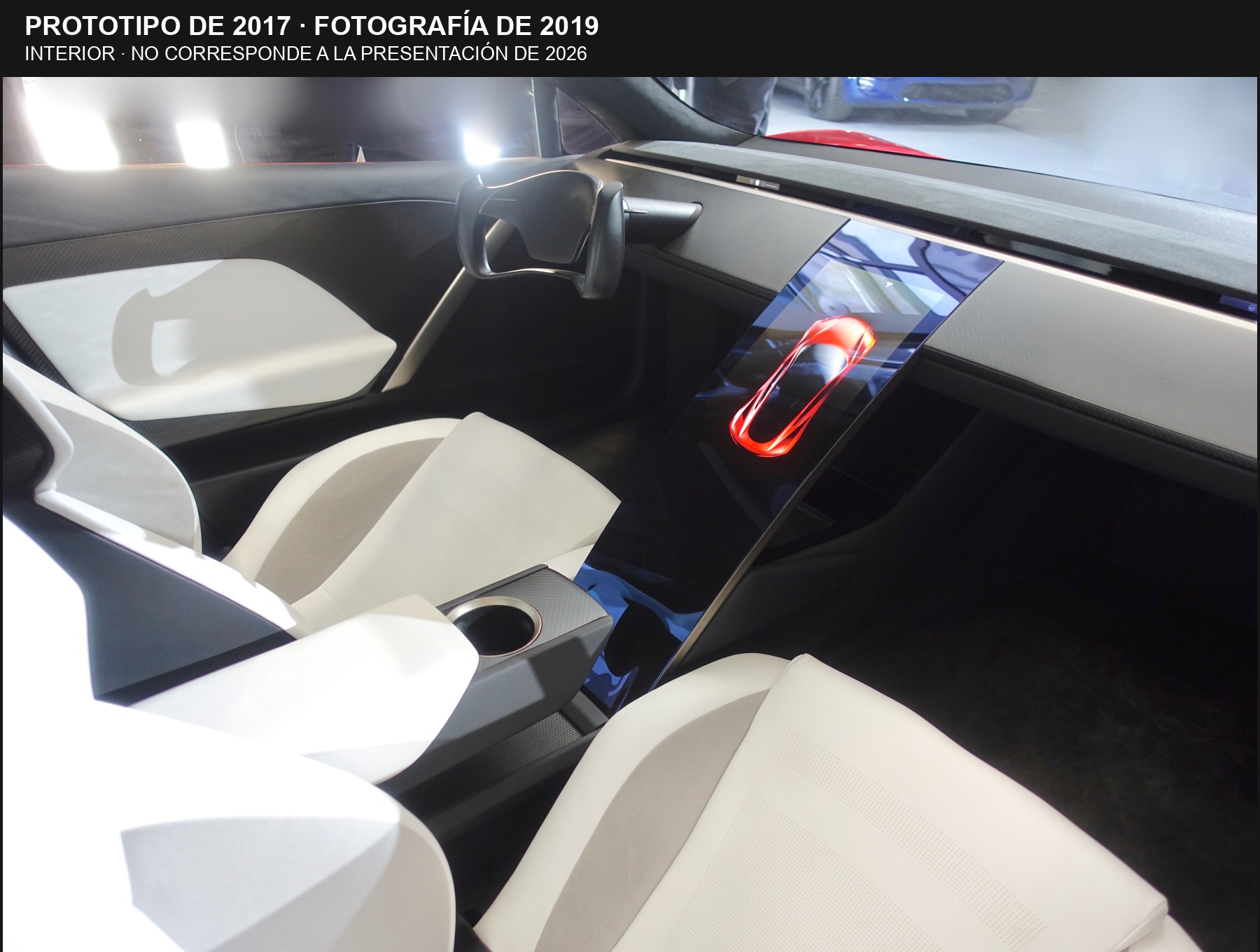 Archivo: interior del prototipo del Tesla Roadster, fotografiado el 22 de abril de 2019. Esta imagen no muestra el habitáculo de la versión presentada en octubre de 2026.