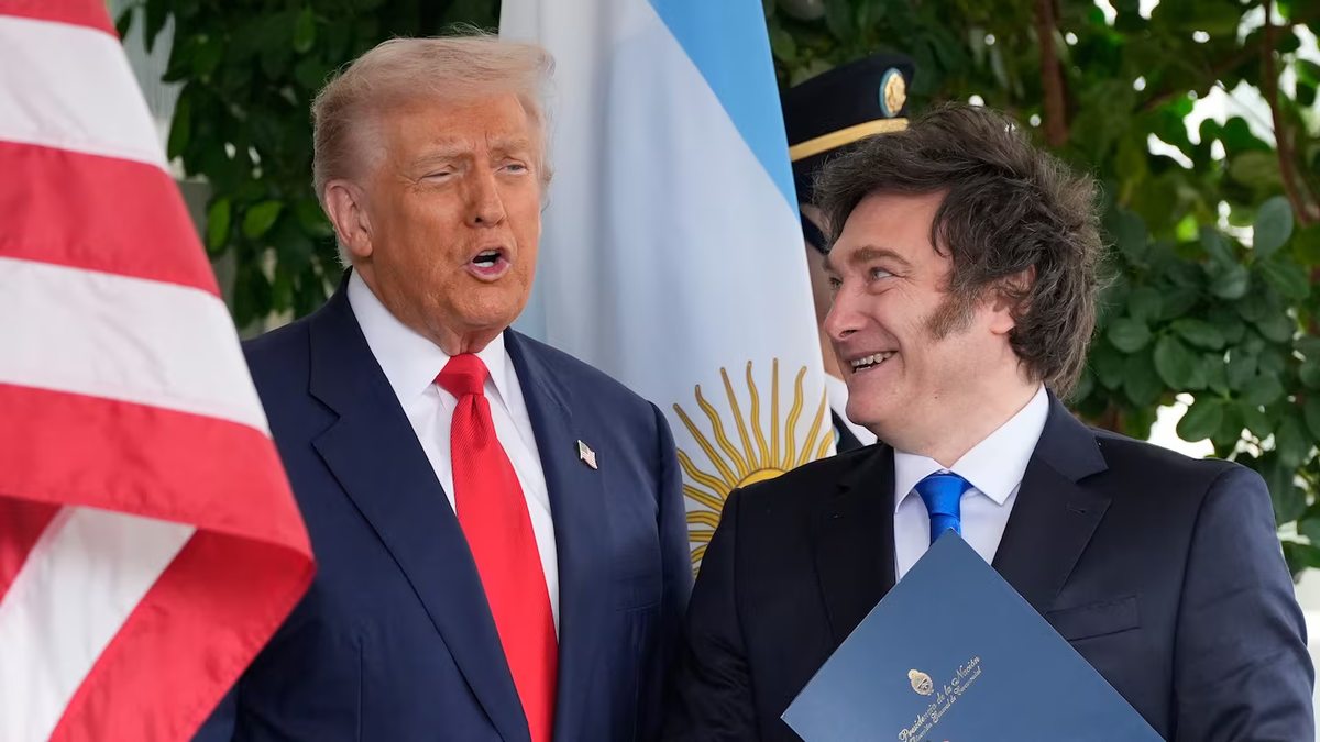 Donald Trump y Javier Milei en un encuentro anterior; imagen de archivo, distinta de la entrevista a Mike Waltz.