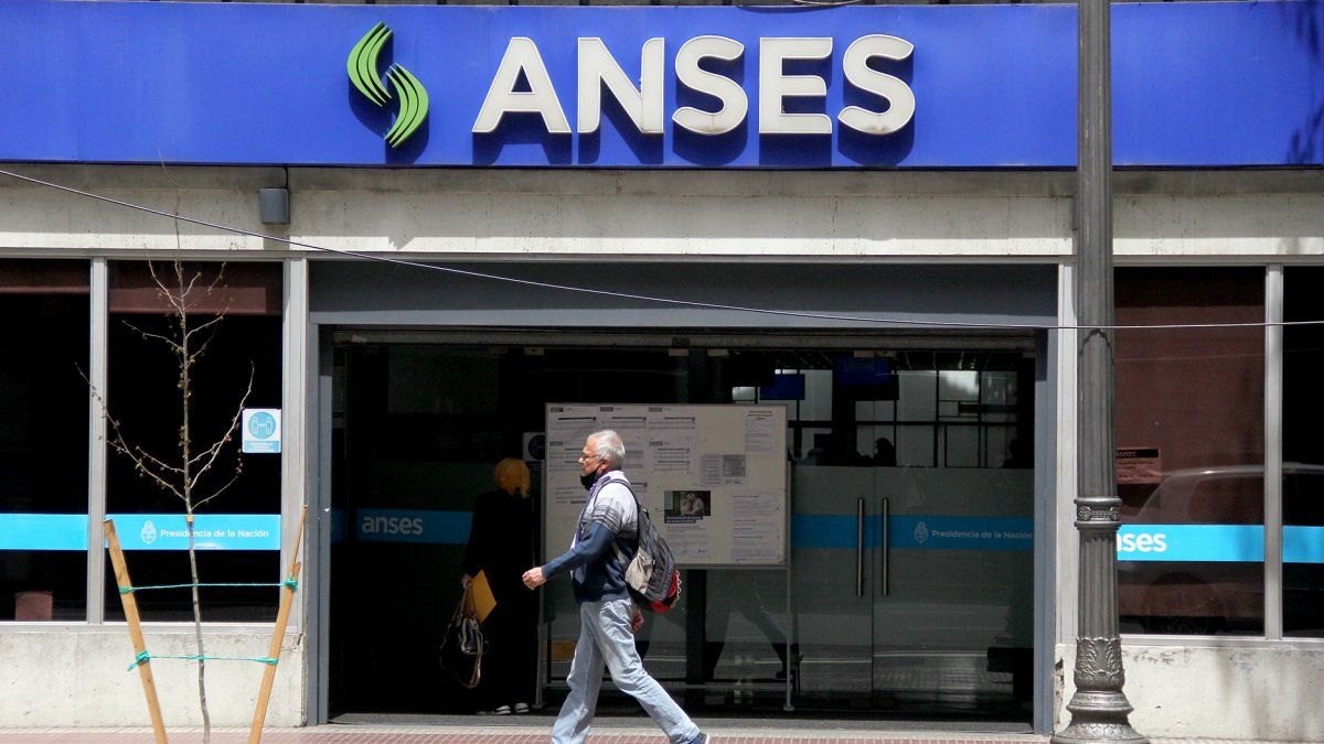 Ingreso a una oficina de ANSES; fotografía de archivo.