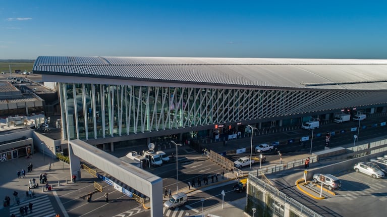 Vista del exterior de la terminal de Ezeiza. Imagen de archivo difundida por Aeropuertos Argentina; no muestra las obras del 25 de octubre.