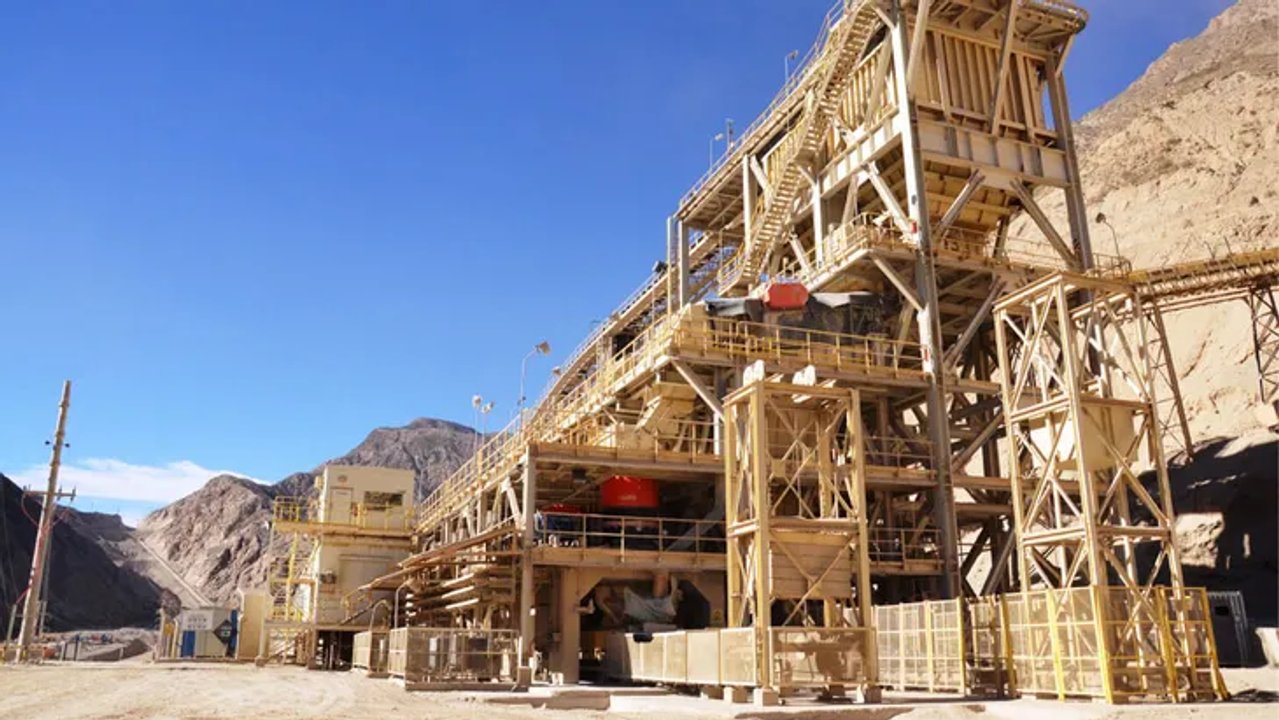 Instalación industrial minera publicada en la cobertura de Gualcamayo; no corresponde a la futura planta POX.