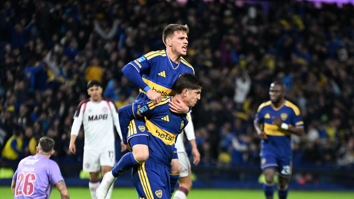 Jugadores de Boca celebran durante un partido; imagen de archivo, sin representar el momento de la lesión.