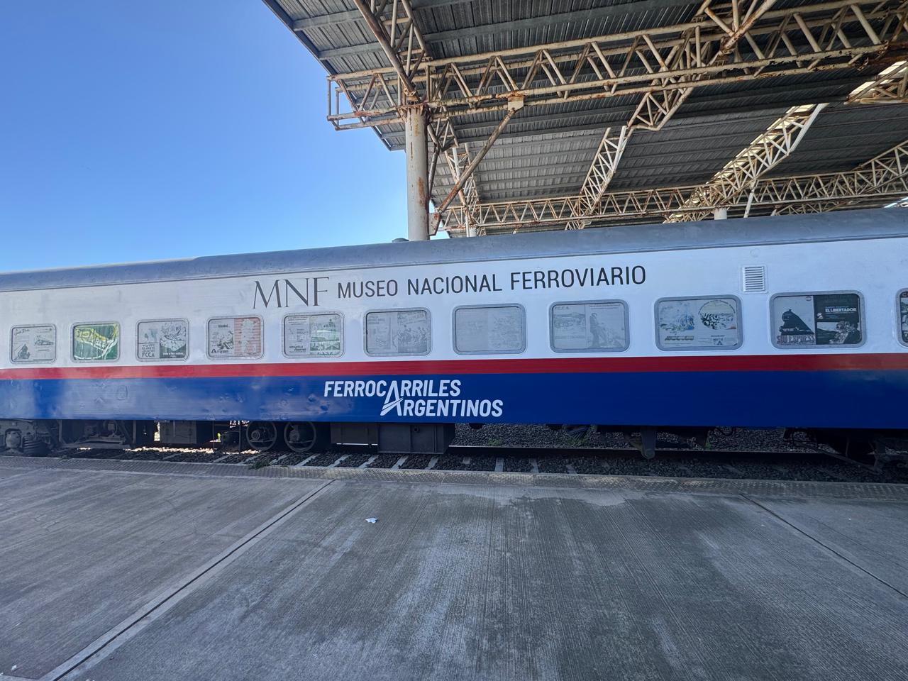 Coche del Tren Museo Itinerante con el nombre Museo Nacional Ferroviario y la identificación de Ferrocarriles Argentinos, junto a un andén. Fotografía de archivo difundida en septiembre de 2026; no corresponde a la llegada a San Juan anunciada para octubre.