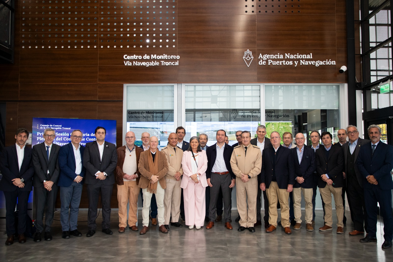 Primera sesión del Consejo de Control de la Vía Navegable Troncal en la ANPYN, el 21 de octubre de 2026.